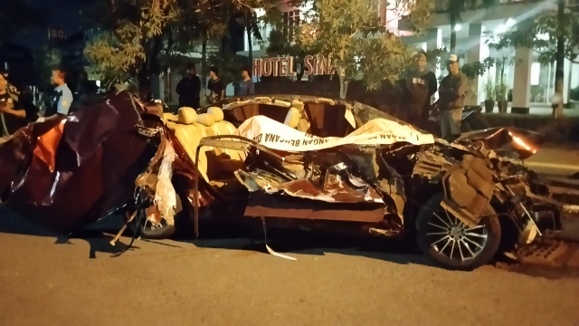 Pengemudi Sedan Tewas Terjepit Usai Menabrak Truk Boks di Jalan Raya Juanda