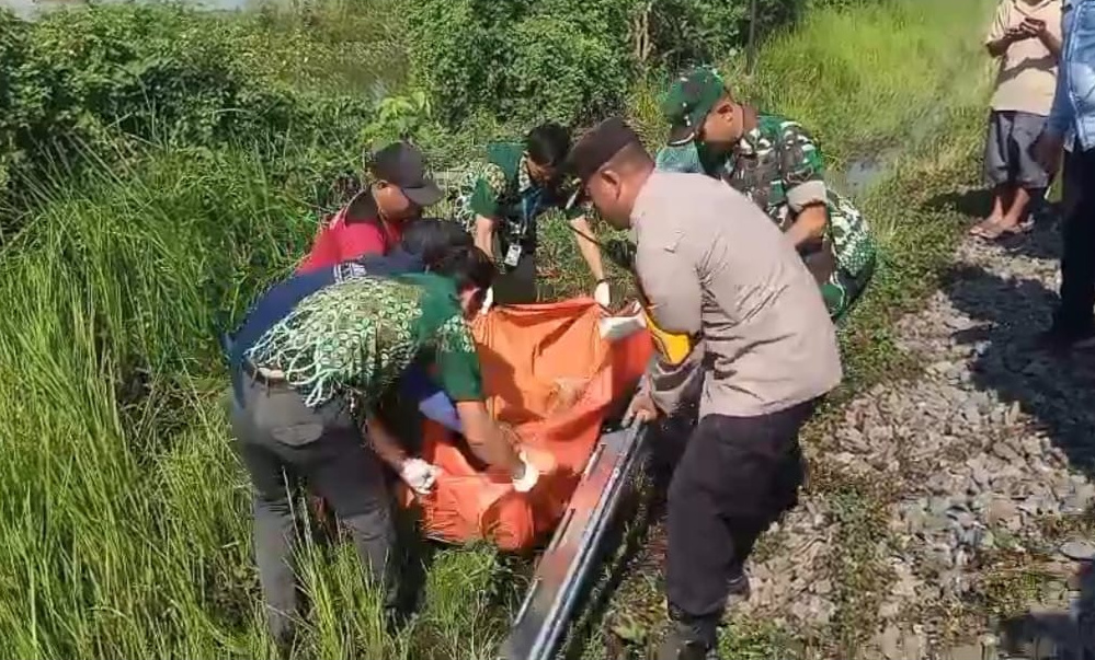 Pria Tewas Tertemper Kereta Api di Lamongan, Diduga Tak Sadar Kedatangan KA