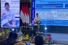 Berkunjung ke Gresik, Mensos Gus Ipul Disambut Siswa Sekolah Rakyat dengan Pidato 4 Bahasa 5 Berkunjung ke Gresik, Mensos Gus Ipul Disambut Siswa Sekolah Rakyat dengan Pidato 4 Bahasa
