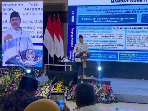 Berkunjung ke Gresik, Mensos Gus Ipul Disambut Siswa Sekolah Rakyat dengan Pidato 4 Bahasa 11 Berkunjung ke Gresik, Mensos Gus Ipul Disambut Siswa Sekolah Rakyat dengan Pidato 4 Bahasa