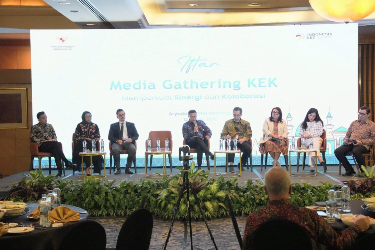Kawasan Ekonomi Khusus Gresik Serap 30 Persen Investasi KEK Nasional, Capai Rp106,3 Triliun 2 Kawasan Ekonomi Khusus Gresik Serap 30 Persen Investasi KEK Nasional, Capai Rp106,3 Triliun