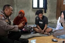Keluarga Yatim di Lamongan Dapat Bantuan Tebus Ijazah Hingga Modal Usaha