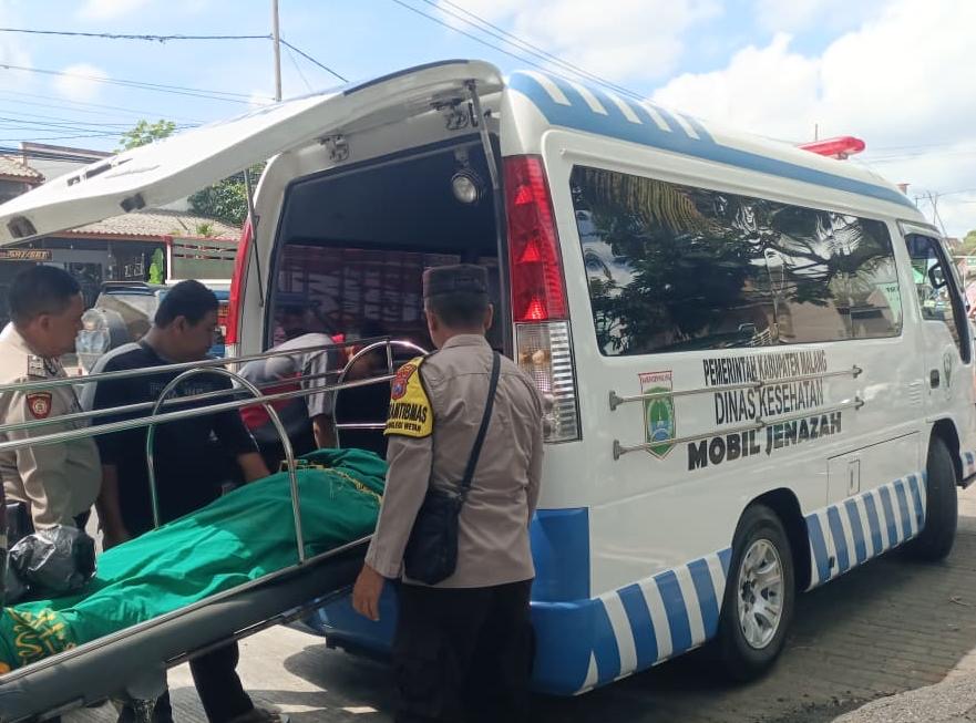 Pria Ditemukan Tewas di Sungai Gondanglegi, Diduga Karena Sakit 1 10903e08 bfbe 42a3 9c7e c3746559a94c