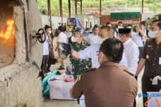 Dari Sabu hingga Ekstasi, Kejari Batu Musnahkan Barang Bukti Puluhan Perkara 2 Dari Sabu hingga Ekstasi, Kejari Batu Musnahkan Barang Bukti Puluhan Perkara