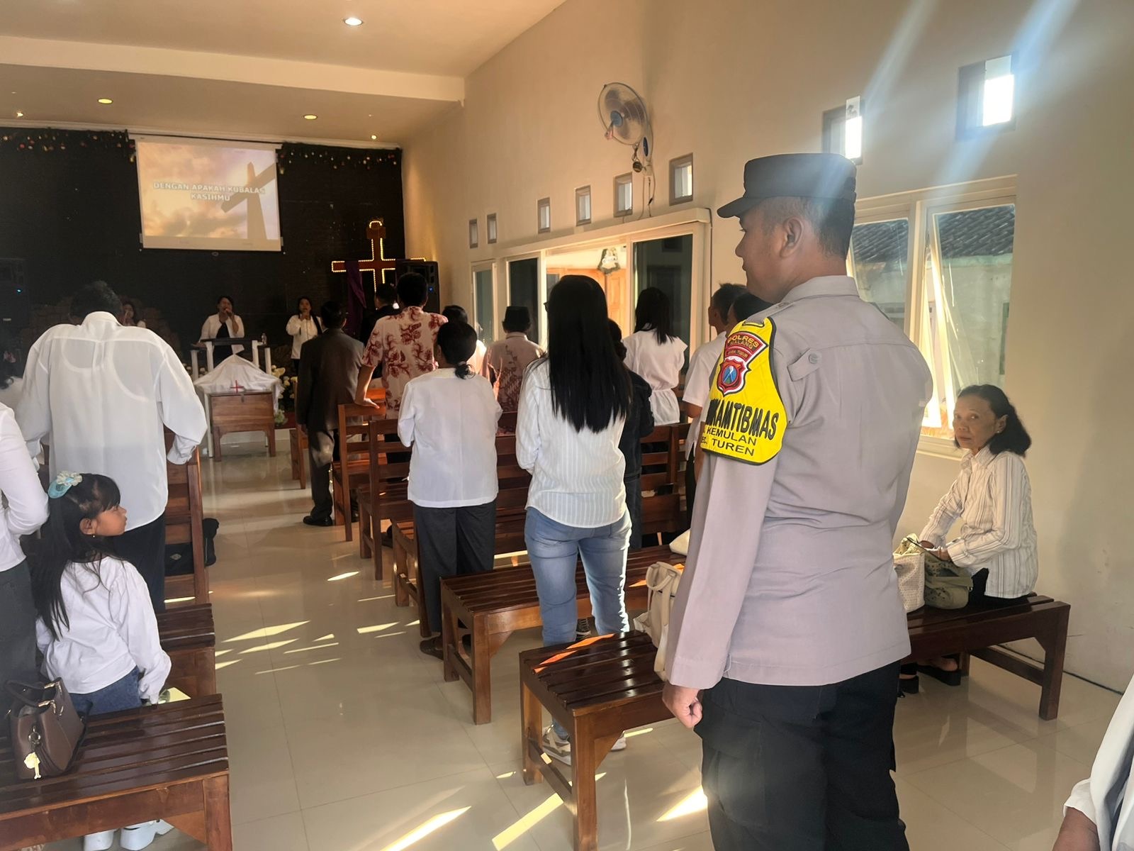 Polres Malang Berikan Pengamanan Maksimal saat Pelaksanaan Ibadah Minggu Paskah 7 1a43a58c 0cf7 4edd 98b0 8fe5cd2315b2