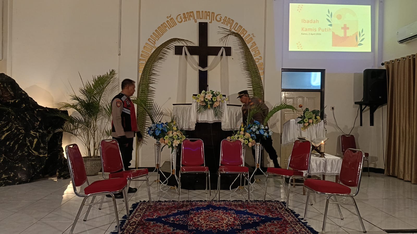 Polresta Sidoarjo Kawal Rangkaian Ibadah Jumat Agung di Sejumlah Gereja