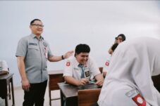 Dindik Jatim Uji Coba Pembatasan Gadget di Sekolah, Siswa Dibatasi Selama Jam Belajar 10 Dindik Jatim Uji Coba Pembatasan Gadget di Sekolah, Siswa Dibatasi Selama Jam Belajar