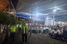 Ratusan Personel Disiagakan Polres Malang, Pastikan Ibadah Paskah Berjalan Aman 2 Ratusan Personel Disiagakan Polres Malang, Pastikan Ibadah Paskah Berjalan Aman