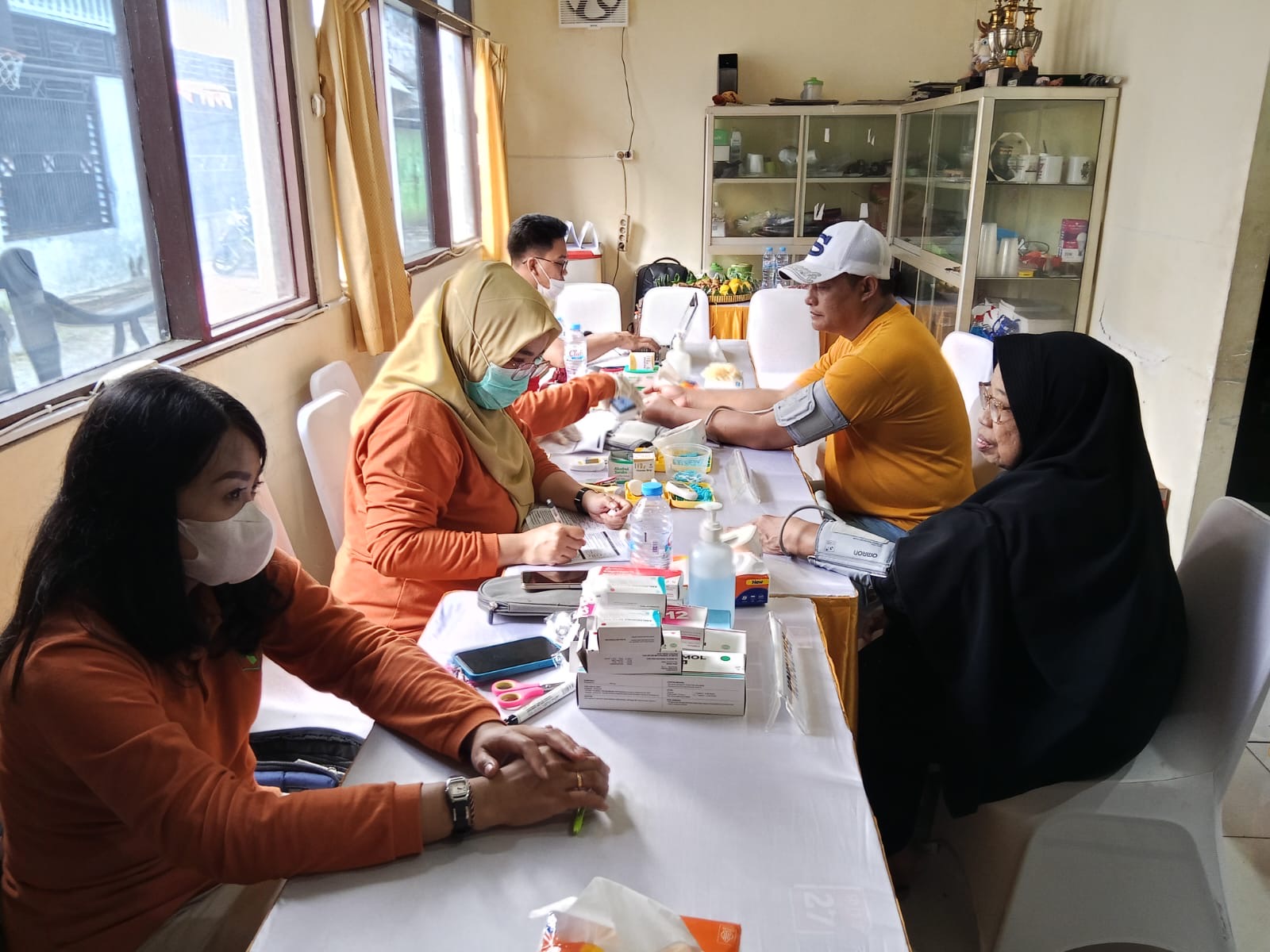 Membludak, Warga Serbu Pengobatan dan Cek Kesehatan Gratis KWGe Peringati HPN 2026