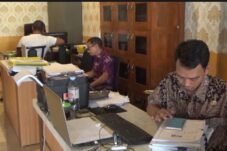 Kades di Jombang Terpaksa Hutang untuk Gaji Staff dan Operasional 11 Kades di Jombang Terpaksa Hutang untuk Gaji Staff dan Operasional