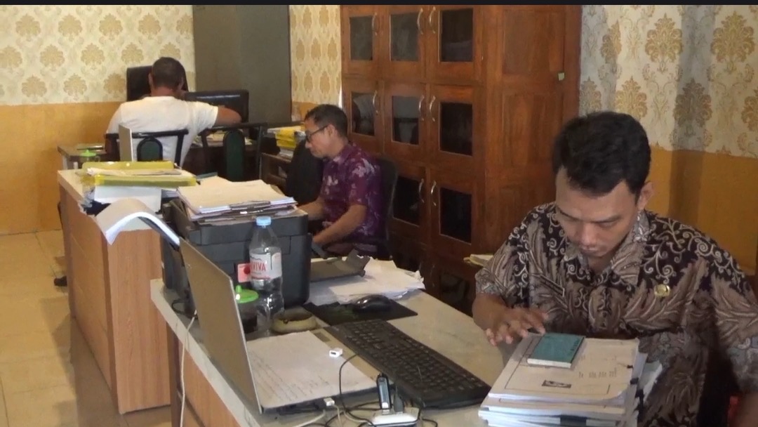 Kades di Jombang Terpaksa Hutang untuk Gaji Staff dan Operasional 15 Kades di Jombang Terpaksa Hutang untuk Gaji Staff dan Operasional