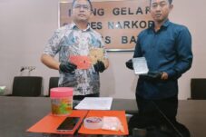 Sistem Ranjau Terbongkar, Pengedar Sabu di Kota Batu Dibekuk Polisi dengan BB 41,75 Gram 17 Sistem Ranjau Terbongkar, Pengedar Sabu di Kota Batu Dibekuk Polisi dengan BB 41,75 Gram