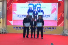 Inspiratif! Ipda Purnomo Raih Penghargaan Wisudawan Berprestasi Non-Akademik di Unitomo 10 Inspiratif! Ipda Purnomo Raih Penghargaan Wisudawan Berprestasi Non-Akademik di Unitomo