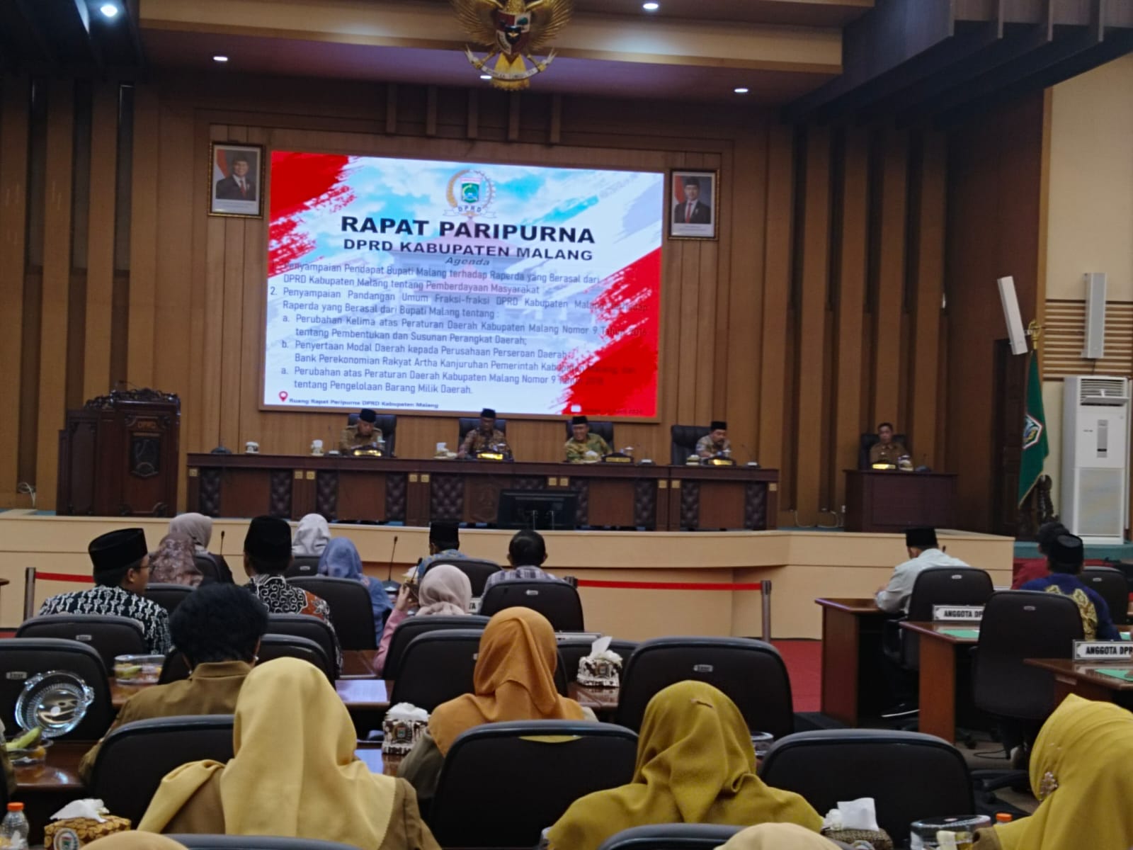 Enam Fraksi DPRD Kabupaten Malang Sampaikan Pandangan Umum Tiga Raperda 2 Enam Fraksi DPRD Kabupaten Malang Sampaikan Pandangan Umum Tiga Raperda