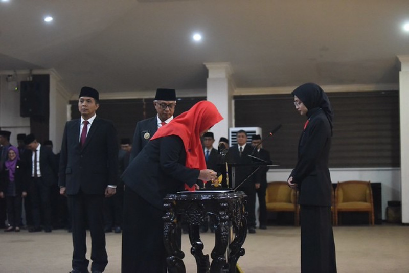Wali Kota Kediri Lantik Pj Sekda, Tekankan Integritas dan Pelayanan Publik 14 Wali Kota Kediri Lantik Pj Sekda, Tekankan Integritas dan Pelayanan Publik