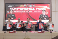 Polres Lamongan Tangkap Residivis Curanmor, 25 TKP Terungkap 11 Polres Lamongan Tangkap Residivis Curanmor, 25 TKP Terungkap
