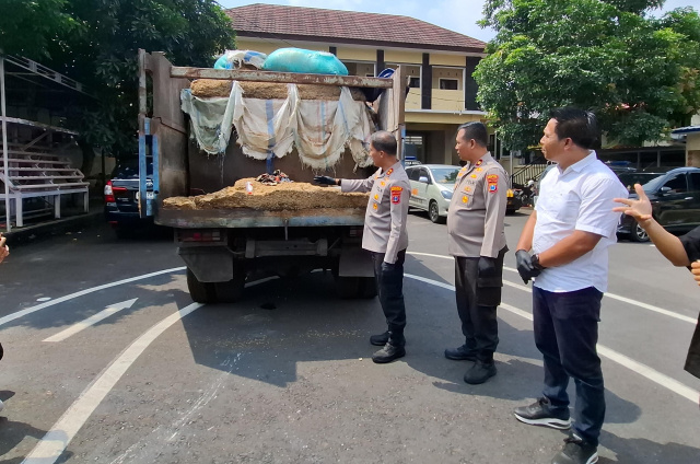 Polres Blitar Kota Sita 1.000 Liter Biosolar Subsidi Ilegal, Dari Truk Modifikasian