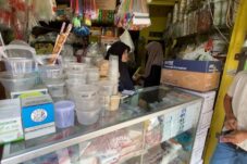 Harga Plastik di Kota Batu Naik Hingga 100 Persen, Pedagang Menjerit 7 Harga Plastik di Kota Batu Tembus 100 Persen, Pedagang Menjerit