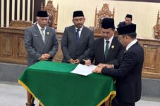 DPRD Ngawi Gelar Paripurna LKPJ Bupati Ngawi dan Pengambilan Keputusan 3 Raperda Inisiatif Serta 1 Raperda Eksekutif 14 DPRD Ngawi Gelar Paripurna LKPJ Bupati Ngawi dan Pengambilan Keputusan 3 Raperda Inisiatif Serta 1 Raperda Eksekutif