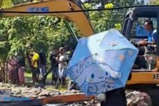 Putus Hubungan, Seorang TKW di Ngawi Nekad Hancurkan Rumah Calon Suaminya 4 Putus Hubungan, Seorang TKW di Ngawi Nekad Hancurkan Rumah Calon Suaminya