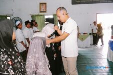 Dandim Lamongan Santuni 30 Anak Yatim Saat Kenaikan Pangkat Prajurit 3 Dandim Lamongan Santuni 30 Anak Yatim Saat Kenaikan Pangkat Prajurit