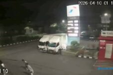 Pengeroyokan Remaja di SPBU Gedangan Sidoarjo, Korban Luka Parah di Kepala 10 Pengeroyokan Remaja di SPBU Gedangan Sidoarjo, Korban Luka Parah di Kepala