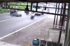 Kecelakaan Maut di Lebo Sidoarjo, Pemotor Tergelincir lalu Terseret Dump Truk hingga Tewas 5 Kecelakaan Maut di Lebo Sidoarjo, Pemotor Tergelincir lalu Terseret Dump Truk hingga Tewas