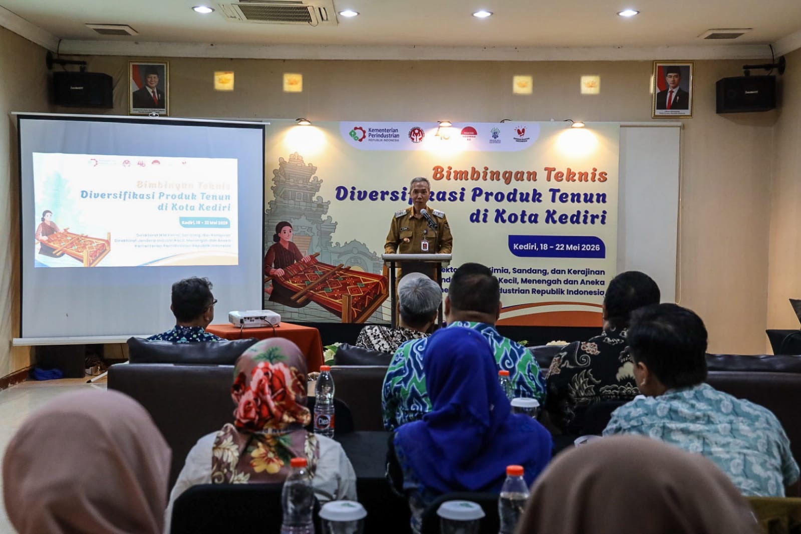 Tenun Ikat Kota Kediri Siap Naik Kelas, Masuk Pasar Modern Lewat Produk Fashion Kekinian
