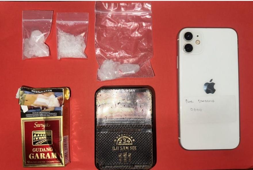 Polres Lamongan Tangkap Kaki Tangan Jaringan Residivis Narkoba, dan Sita Sabu 15 Gram Disita 5 Polres Lamongan Tangkap Kaki Tangan Jaringan Residivis Narkoba, dan Sita Sabu 15 Gram Disita