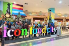 Cocok Buat Santai Keluarga, Ini Destinasi Kuliner Menu UMKM Lokal Gresik di Icon Food City 16 Cocok Buat Santai Keluarga, Ini Destinasi Kuliner Menu UMKM Lokal Gresik di Icon Food City