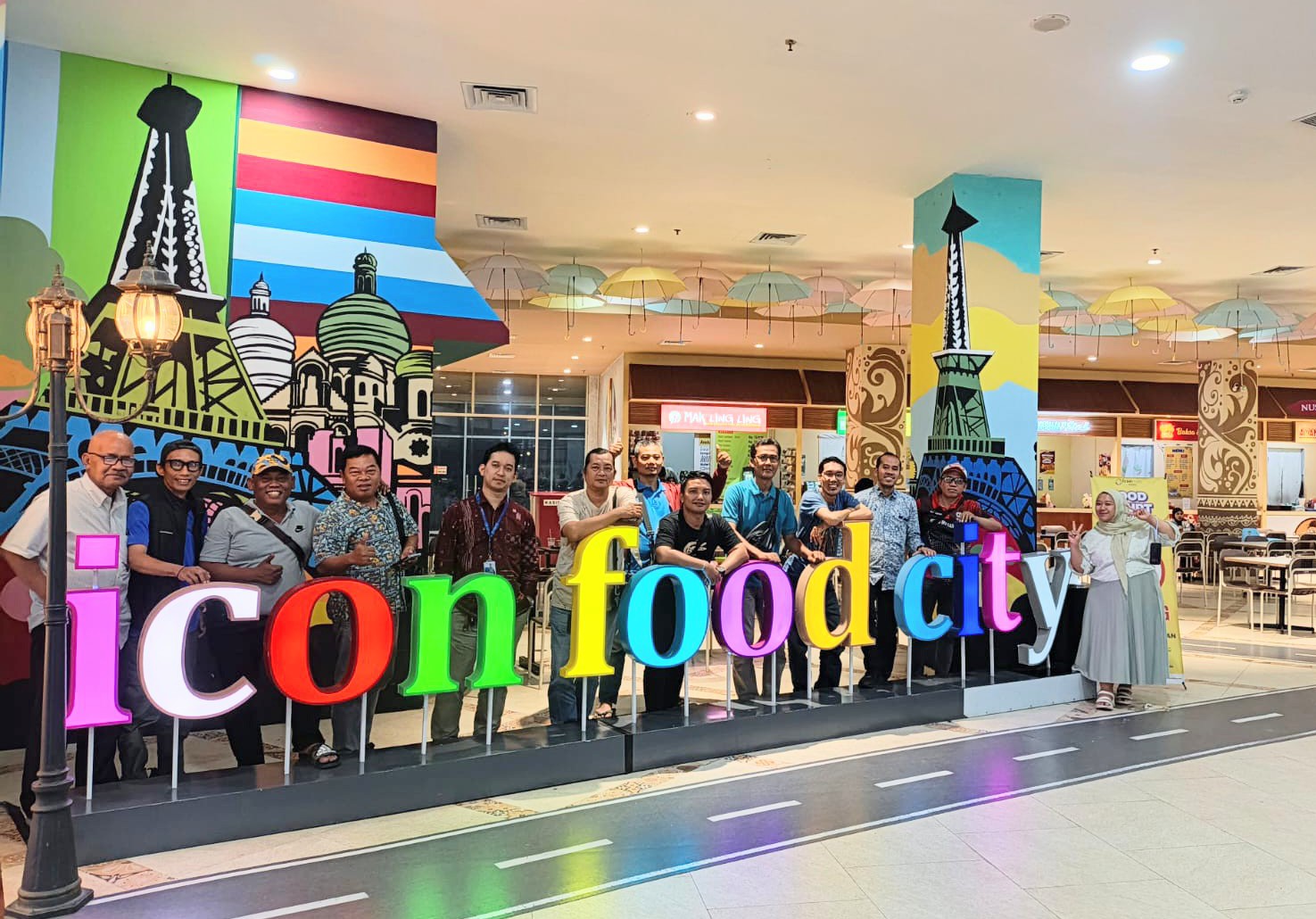 Cocok Buat Santai Keluarga, Ini Destinasi Kuliner Menu UMKM Lokal Gresik di Icon Food City
