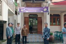 Wujud Toleransi dan Kerukunan, Polisi di Magetan Kawal Perayaan Waisak di Vihara Vimalakirti 9 Wujud Toleransi dan Kerukunan, Polisi di Magetan Kawal Perayaan Waisak di Vihara Vimalakirti