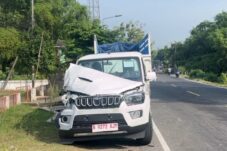 Mobil Pickup Koperasi Merah Putih Tabrak 2 Truk di Jalan Raya Ngawi-Caruban 17 Mobil Pickup Koperasi Merah Putih Tabrak 2 Truk di Jalan Raya Ngawi-Caruban