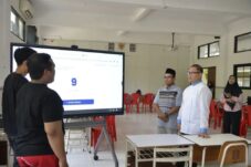 Pengambilan PIN SPMB 2026 Dimulai, Dindik Jatim Siagakan 7.212 Operator dan Tim Helpdesk 21 Pengambilan PIN SPMB 2026 Dimulai, Dindik Jatim Siagakan 7.212 Operator dan Tim Helpdesk