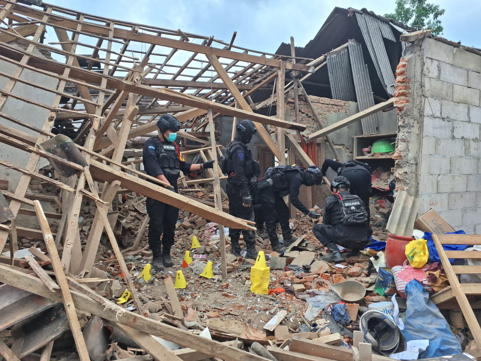 Rumah di Malang Meledak, Enam Orang Jadi Korban, Polisi Temukan Selongsong Petasan