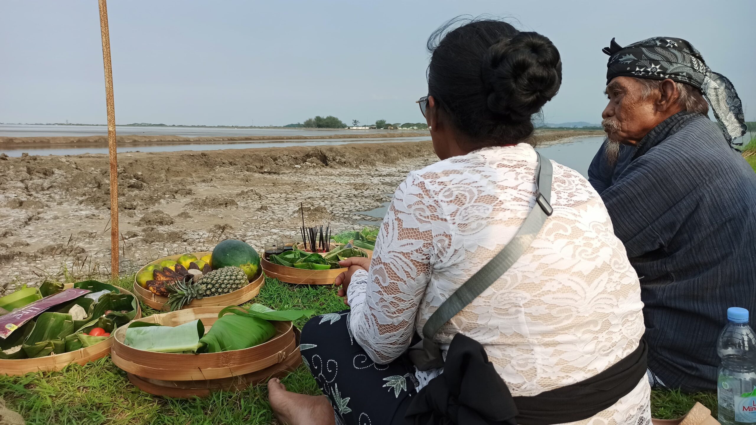 Gelar Ritual Sambang Buyut, Korban Lumpur Lapindo Tuntut Pemulihan Hak dan Lingkungan 3 Gelar Ritual Sambang Buyut, Korban Lumpur Lapindo Tuntut Pemulihan Hak dan Lingkungan