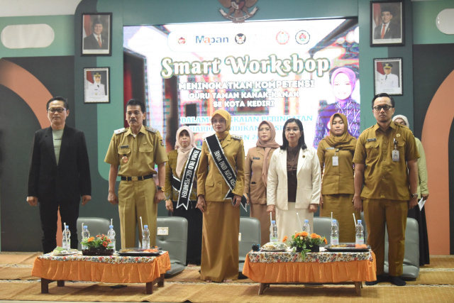 Walikota Kediri Tekankan Stabilitas Daerah, ASN Diminta Adaptif dan Profesional 2 Walikota Kediri Tekankan Stabilitas Daerah, ASN Diminta Adaptif dan Profesional
