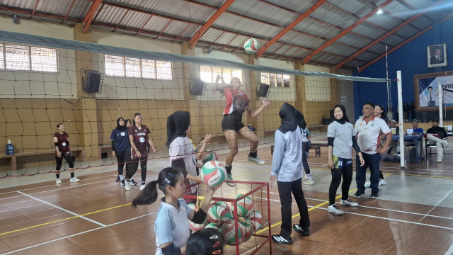 Puluhan Atlet Voli Kabupaten Malang Bersaing Ikuti Seleksi Porprov X 7 Puluhan Atlet Voli Kabupaten Malang Bersaing Ikuti Seleksi Porprov X