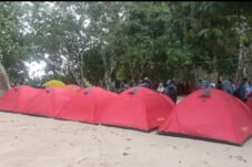 Camping Aman dan Nyaman, Pantai 3 in 1 Perketat Pengawasan Pengunjung 18 Camping Aman dan Nyaman, Pantai 3 in 1 Perketat Pengawasan Pengunjung