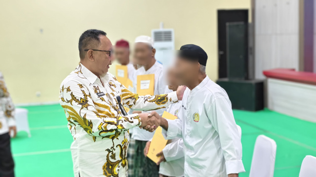 Penuhi Syarat Regulasi, Enam Warga Binaan Lansia di Lapas Surabaya Dapat Pengurangan Hukuman