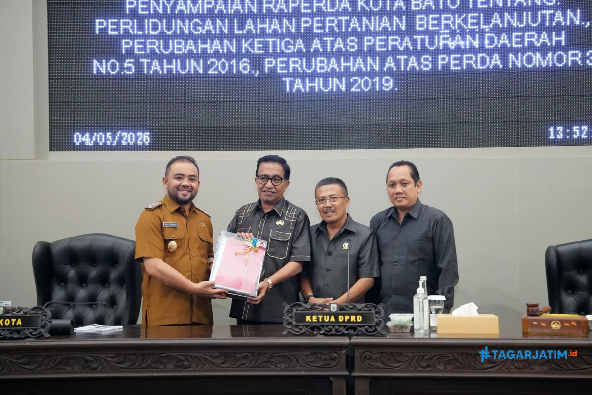 Plt Wali Kota Batu Ajukan 3 Raperda Strategis, Fokus Ketahanan Pangan hingga Tata Kelola Aset 10 Plt Wali Kota Batu Ajukan 3 Raperda Strategis, Fokus Ketahanan Pangan hingga Tata Kelola Aset