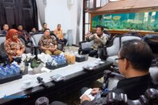 Bupati Sidoarjo Siapkan Revitalisasi Pasar Tradisional demi Saingi Toko Modern 5 Bupati Sidoarjo Siapkan Revitalisasi Pasar Tradisional demi Saingi Toko Modern