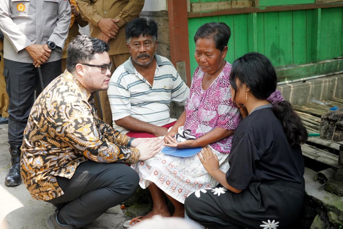 Putus Sekolah Demi Rawat Sang Ibu, Siswi di Kediri Kini Bisa Lanjutkan Pendidikan 8 Putus Sekolah Demi Rawat Sang Ibu, Siswi di Kediri Kini Bisa Lanjutkan Pendidikan