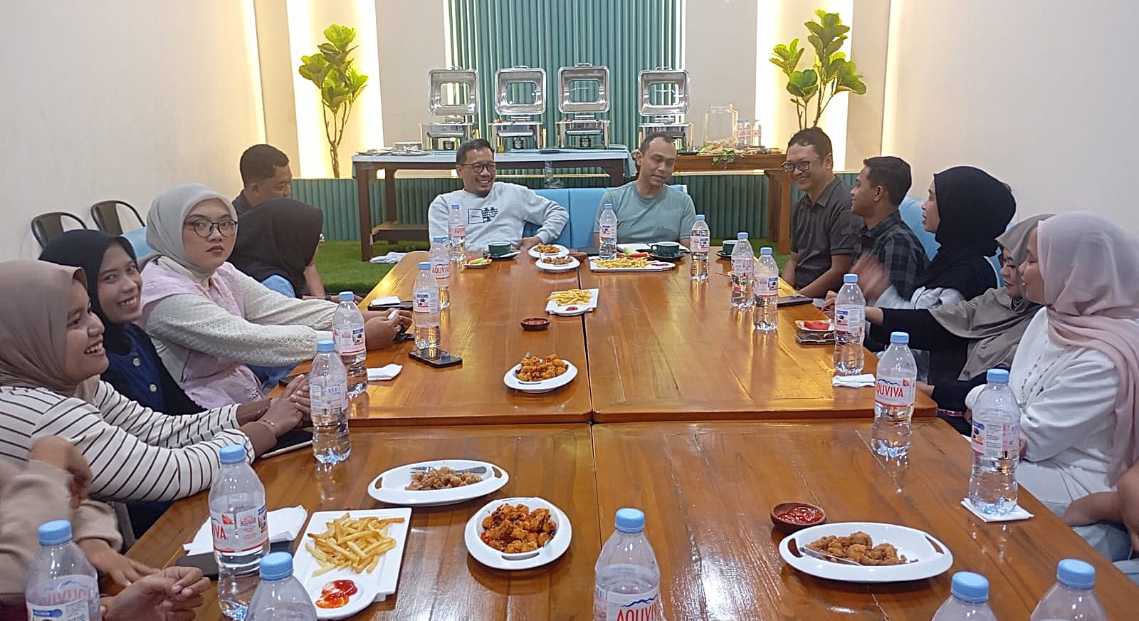 Ngopi Bareng Mahasiswa UWG, Kapolresta Malang Kota Bahas Miras, Narkoba dan Kejahatan Siber 3 Ngopi Bareng Mahasiswa UWG, Kapolresta Malang Kota Bahas Miras, Narkoba dan Kejahatan Siber