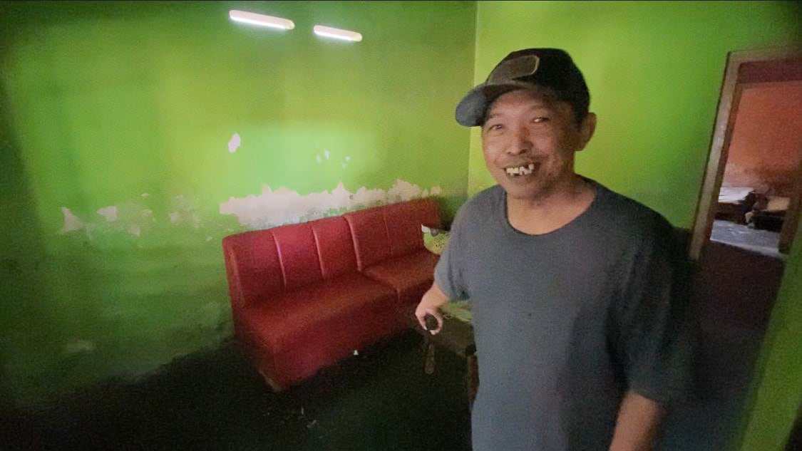 Warga Beji Beberkan Kebiasaan Korban, Diduga Sudah Tenggak Miras Oplosan Sejak Dua Hari 1 Warga Beji Beberkan Kebiasaan Korban, Diduga Sudah Tenggak Miras Oplosan Sejak Dua Hari