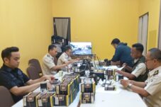 Imigrasi Surabaya Tunda Keberangkatan 18 Calon Jemaah Haji Nonprosedural di Bandara Juanda