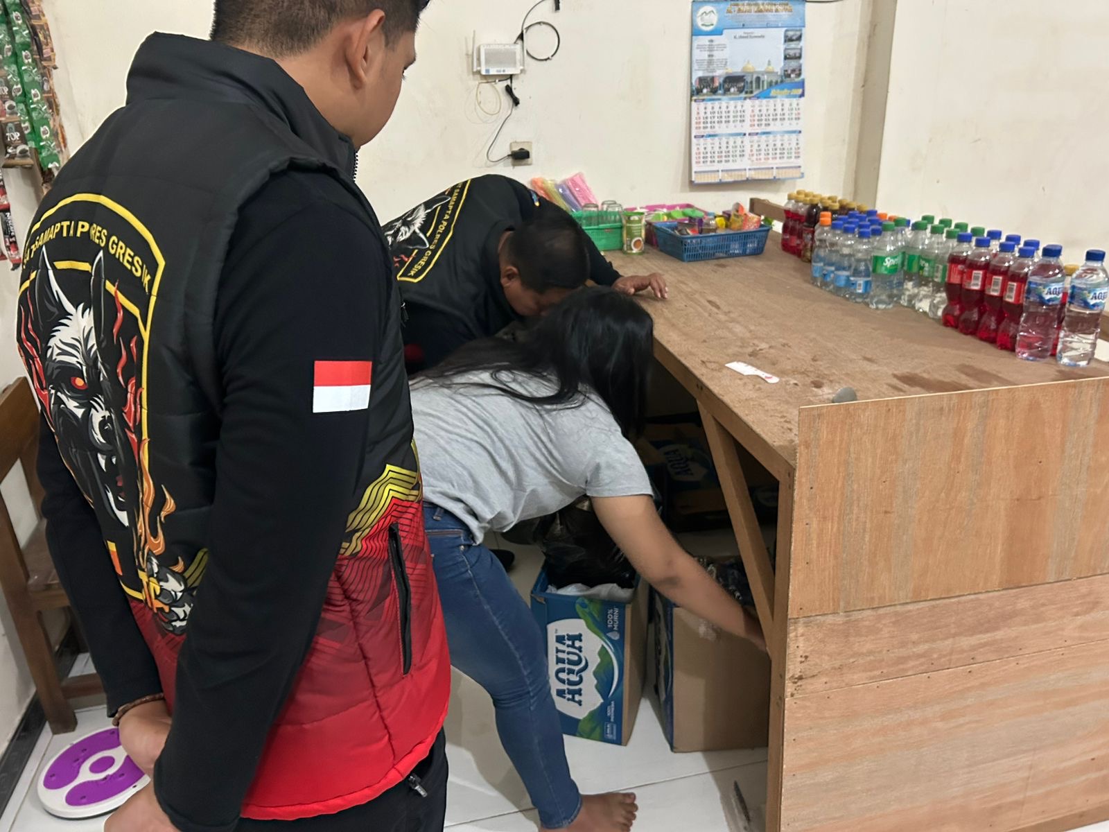 Jual Miras, Warung Remang di Dukun Gresik Digerebek Polisi 11 Jual Miras, Warung Remang di Dukun Gresik Digerebek Polisi