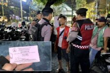 Tarif Parkir Tak Sesuai, Jukir Kayutangan Diamankan Polisi 20 Tarif Parkir Tak Sesuai, Jukir Kayutangan Diamankan Polisi