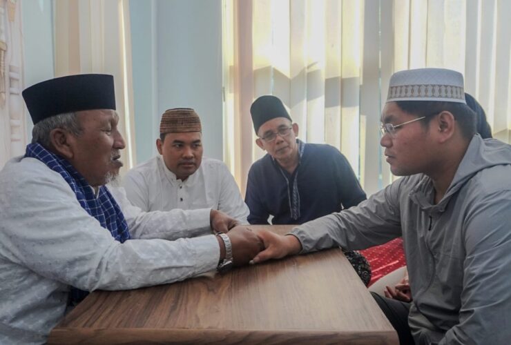 Terpikat Akhlak Muslim Indonesia, Warga Cina Mantapkan Diri Masuk Islam di Gresik