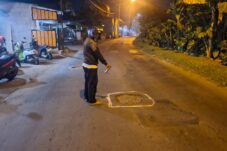 Bahayakan Pengendara, Warga Keluhkan Kerusakan Jalan Raya Bangsri Sukodono